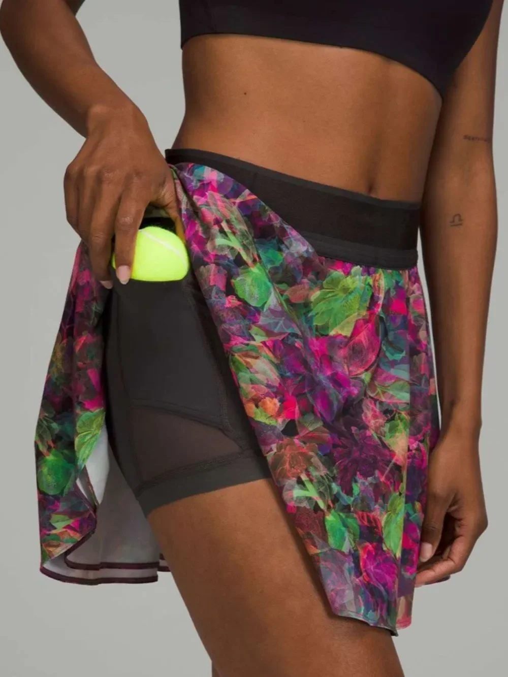 Lululemon 10 Court Rival High-Rise Tennis Skort Vivid Floral Black Waistband